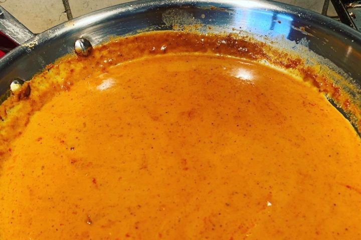 Homemade vindaloo sauce that can be used with chicken, fish, beef and veggies over rice, noodles or lentils.